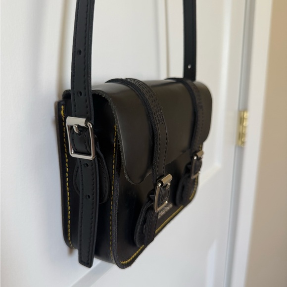 Small Dr Martens crossbody purse - Picture 4 of 8
